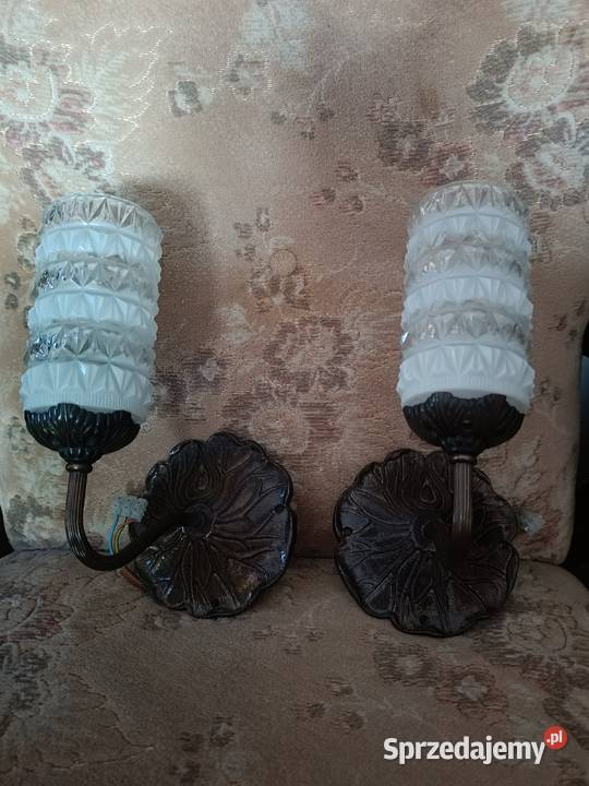 Stare kinkiety z podstawami mosiężnymi i