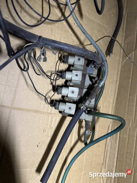 Elektrozawory blok zaworów Fortschritt 323 303 Wieluń sprzedam