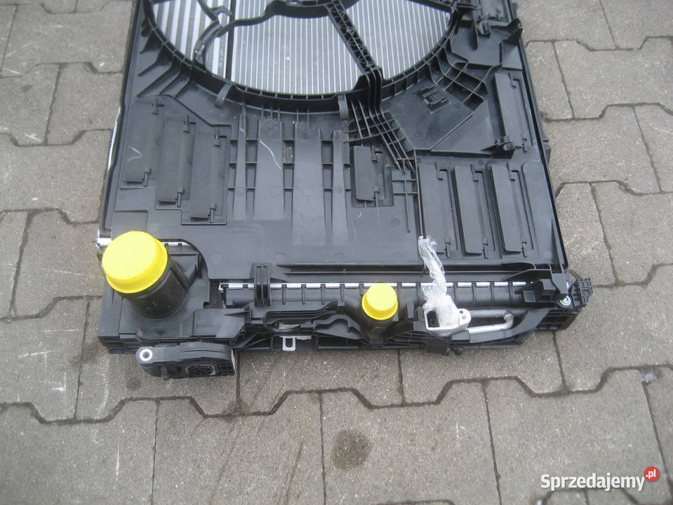 bmw x1 u11 u06 hybryda 2225r chłodnica wody Rakoniewice sprzedam