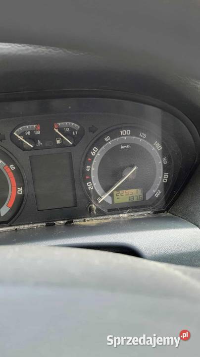 Sprzedam Skode Fabie autoalarm Fabia mazowieckie Łomianki Dolne