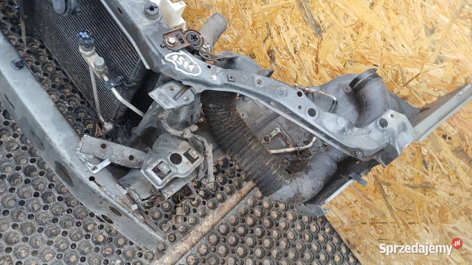 TOYOTA COROLLA E12 16 B PAS PRZEDNI KOMPLET 1C3 osobowe Zbierkowo