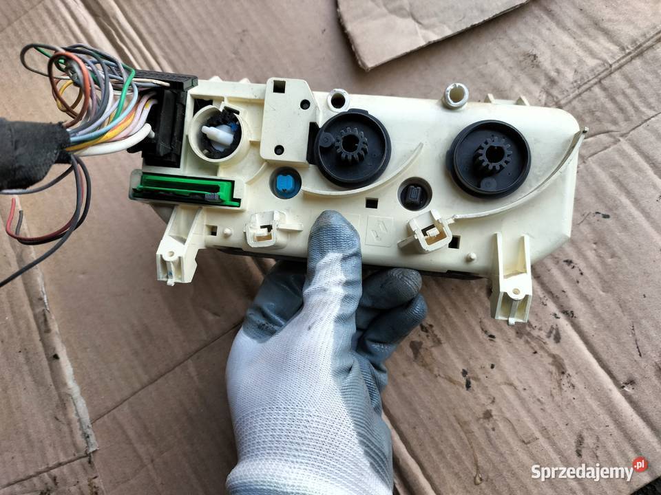 RENAULT CLIO 2 PANEL NAWIEWU KLIMATYZACJI Kamień-Kolonia