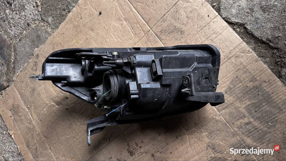 Lampy przód Dacia Dokker podlaskie Białystok