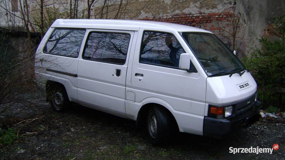 Nissan Vanette 20d części pompa wał skrzynia Jelenia Góra