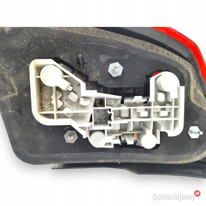 LAMPA PRAWA Volvo V50 I LIFT 20072012 tylna osobowe Chełm