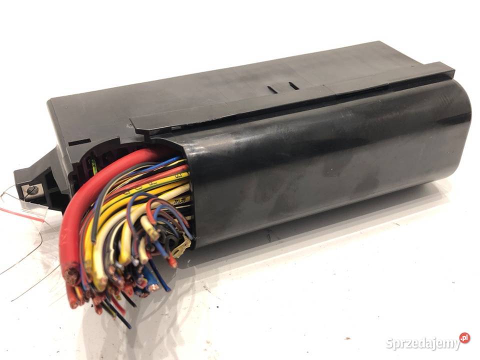 SKRZYNKA BEZPIECZNIKÓW SKODA RAPID Hatchback 12 podkarpackie