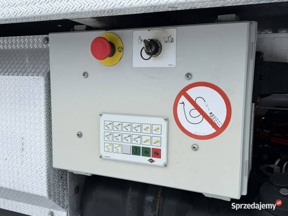 Nissan Cabstar Zwyżka Podnośnik Koszowy biały Widełki