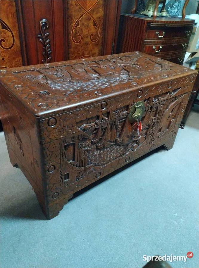 Duży rzeźbiony kufer skrzynia z drewna Białystok