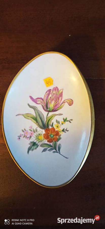 Paterka miseczka
W ciekawym kształcie Biała