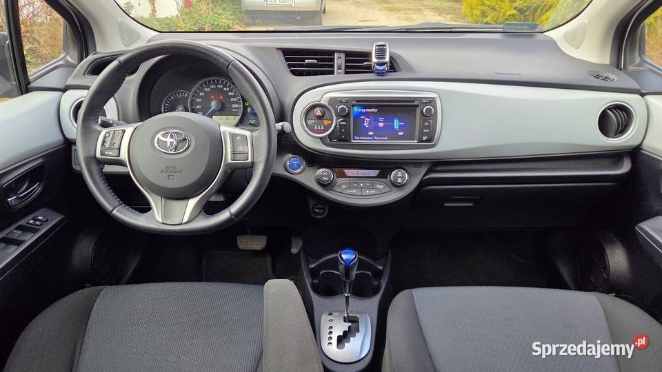 Toyota Yaris Hybryda Automat gniazdo USB Yaris Gdańsk
