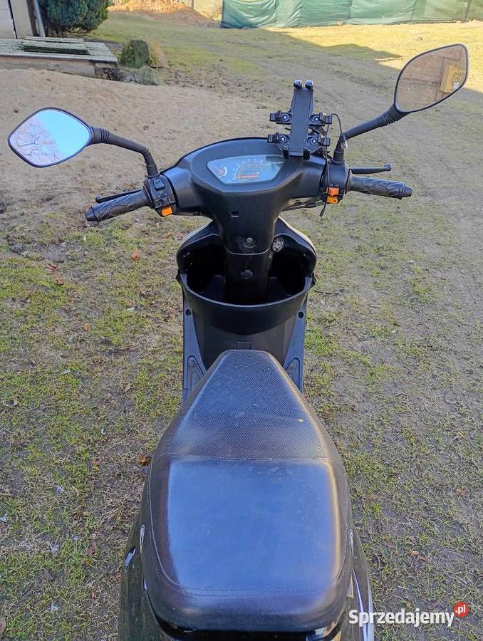 Sprzedam skuter Pozostałe Tyłowo
