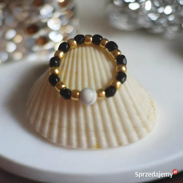 Pierścionek z Howlitem Zgierz