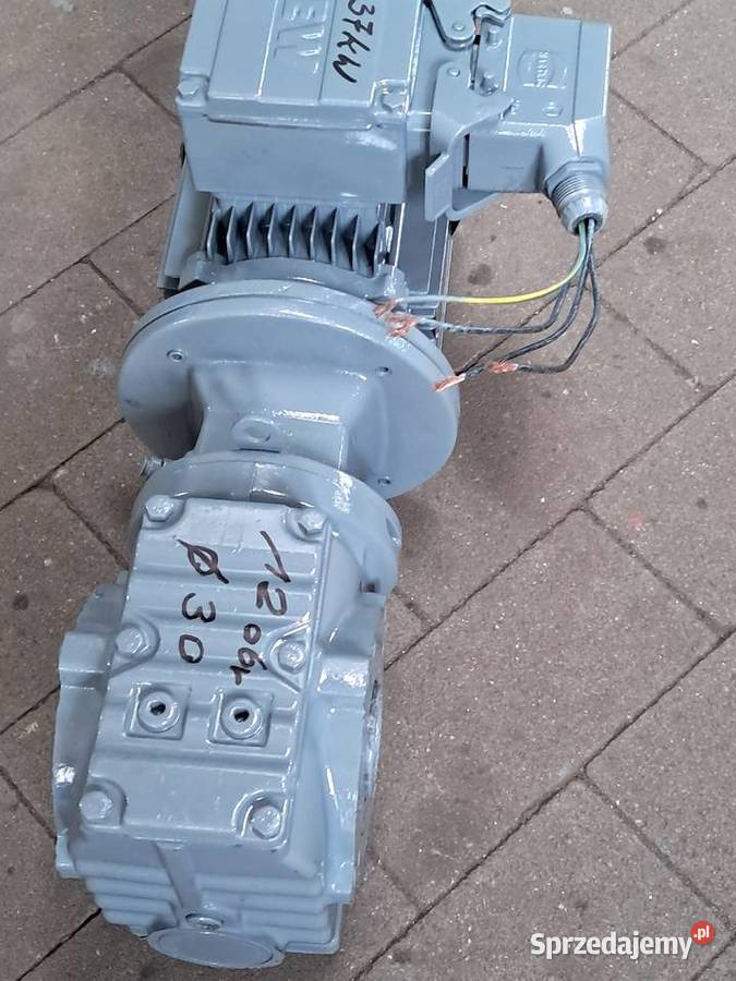 Motoreduktor 037 kW12obr