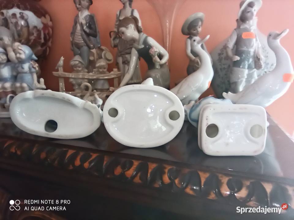 Figurka dziewczynki z 2 gąskami