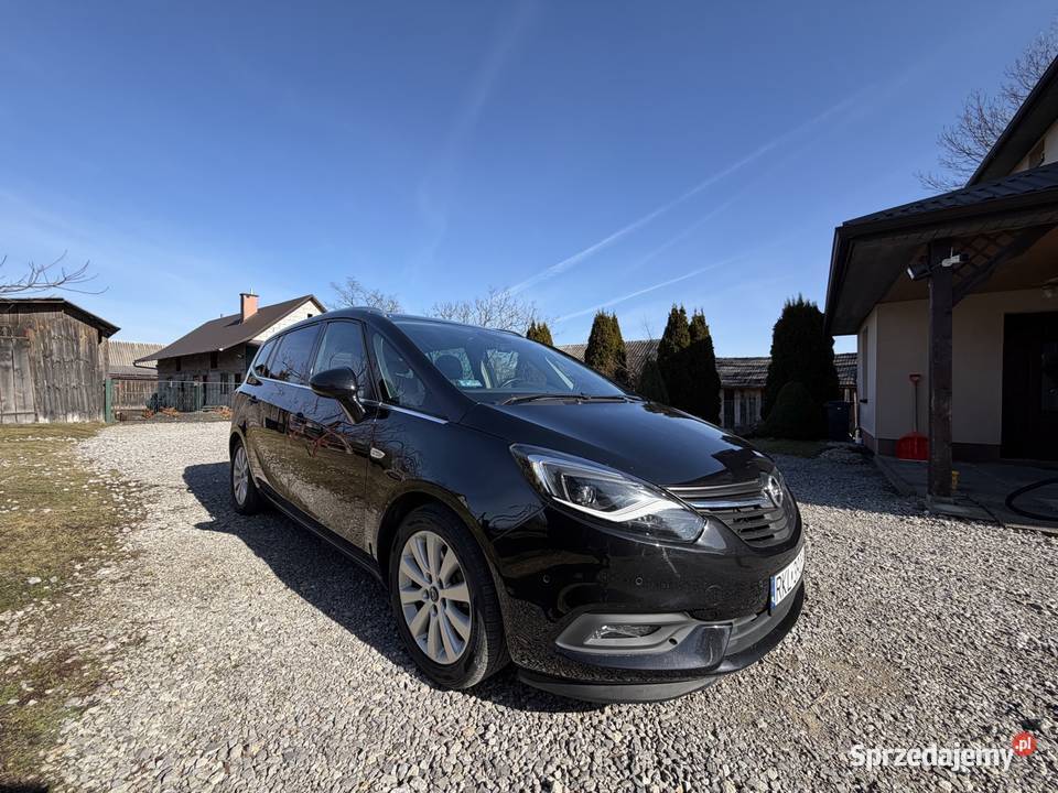 Opel Zafira C Tourer 20 170 Full LED aluminiowe felgi podkarpackie sprzedam