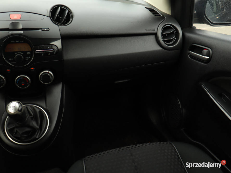 Mazda 2 13 i szary Bielany Wrocławskie