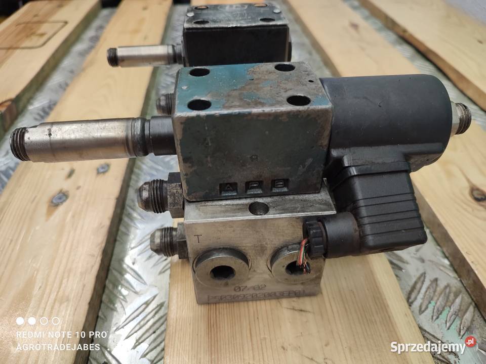 Blok hydrauliczny PA03001 CAT Merlo Wilkowo