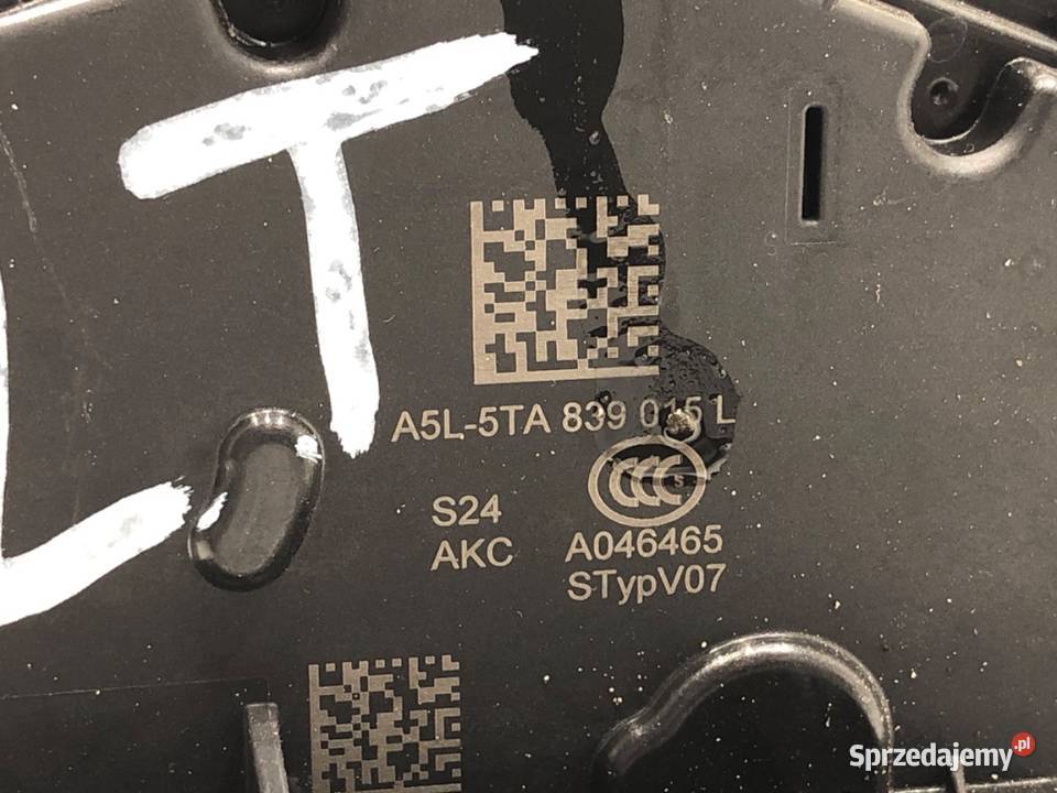 ZAMEK DRZWI LEWY TYŁ SKODA FABIA III Hatchback