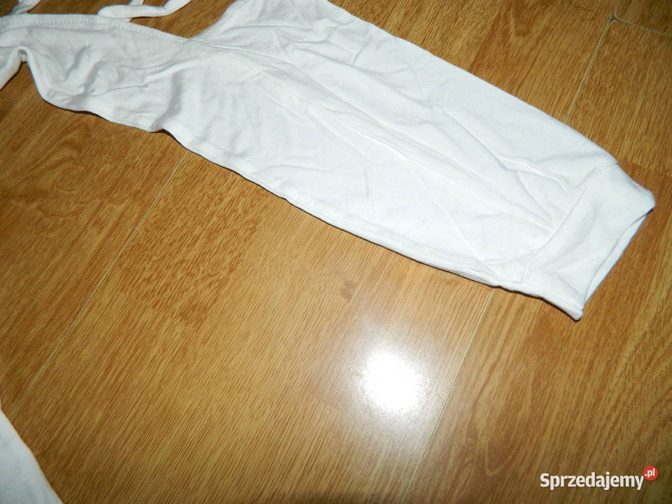 Boohoo bluzka wycięcia 3638 Trzebinia