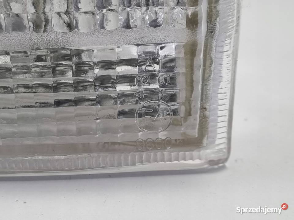 Volvo 740 PRZEDNI KIERUNKOWSKAZ prawy przód