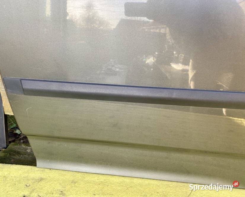 Toyota Corolla Verso AR10 2007 Drzwi lewy tył Rok produkcji 2007 Łagiewniki sprzedam