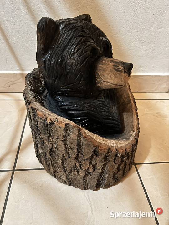 Rzeźba niedźwiedzia ręcznie rzeźbiona