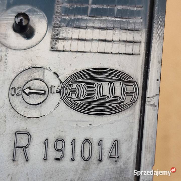 MERCEDES VITO A447 V KLASA LAMPA TYŁ PRAWA Bieleń