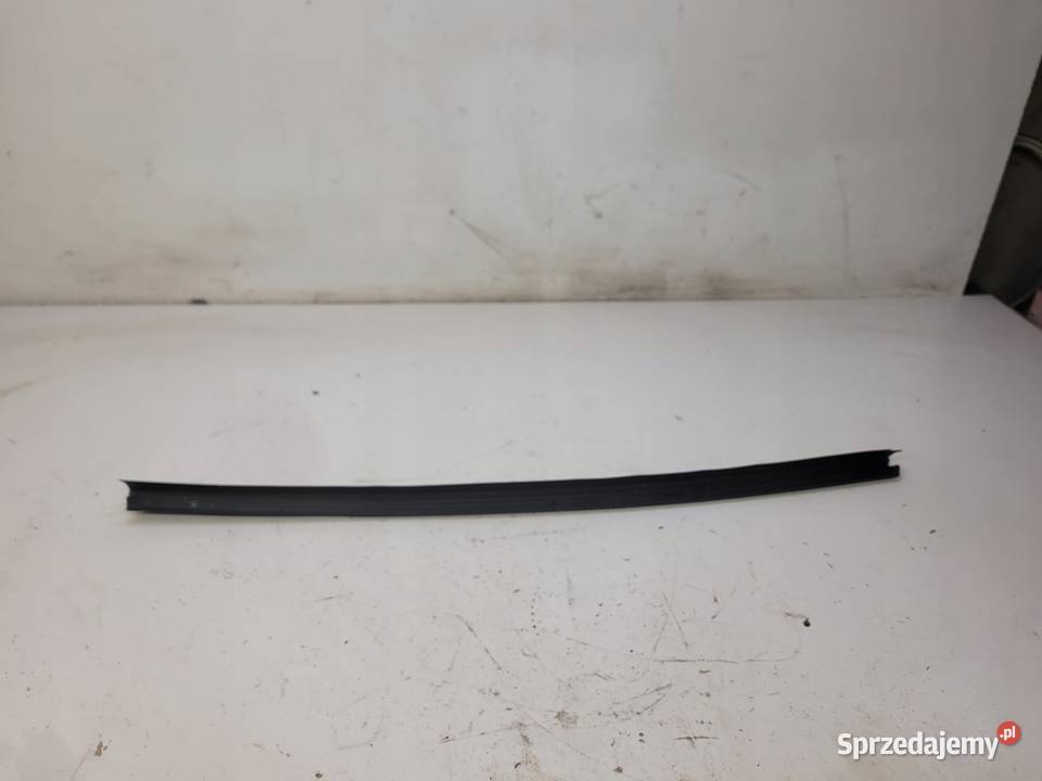 USZCZELKA DRZWI PRAWY TYŁ AUDI A4 B9 8W0839480 Przystajń