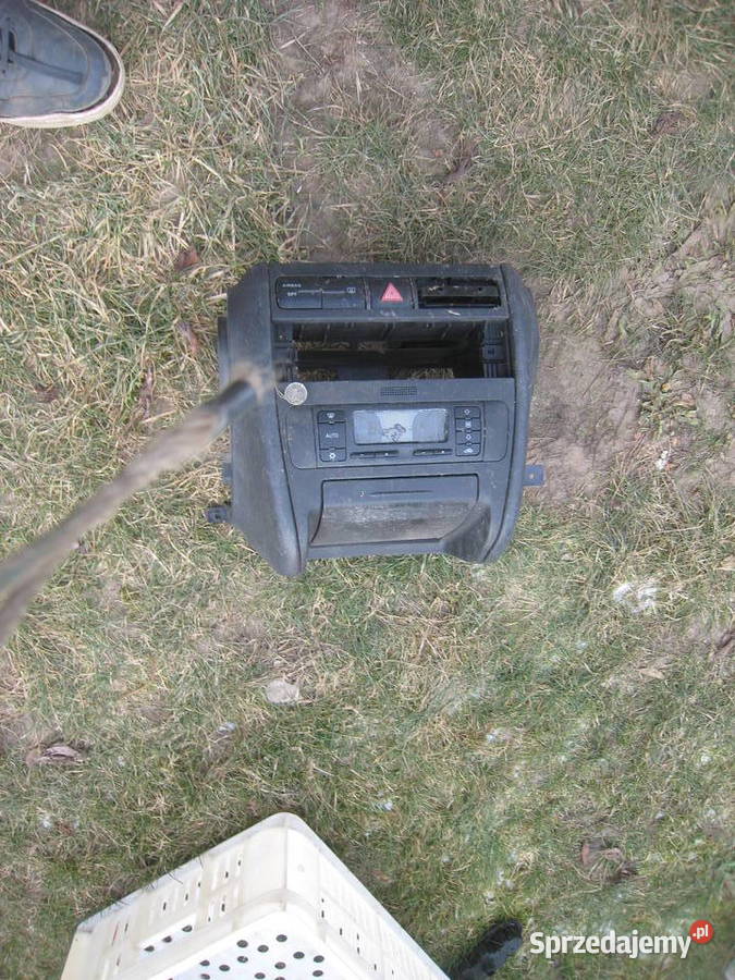 Ramka konsoli centralnej kokpitu Seat Toledo II Deski rozdzielcze, konsole