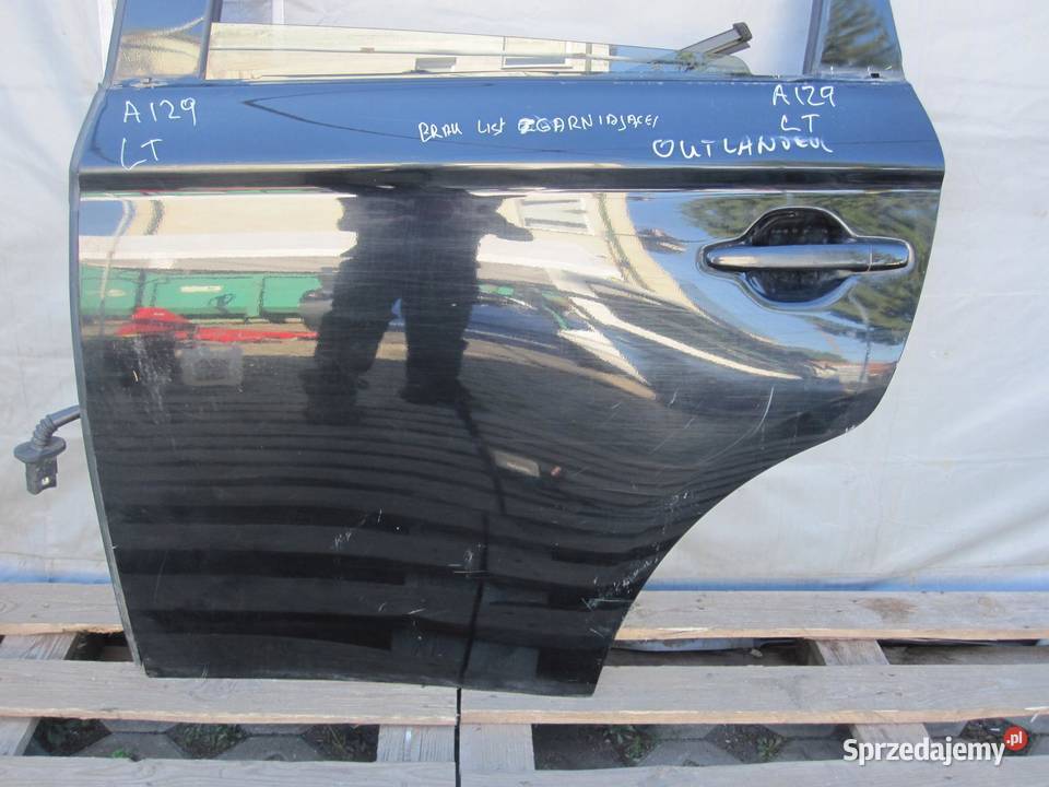 MITSUBISHI OUTLANDER III 18r drzwi lewe tył