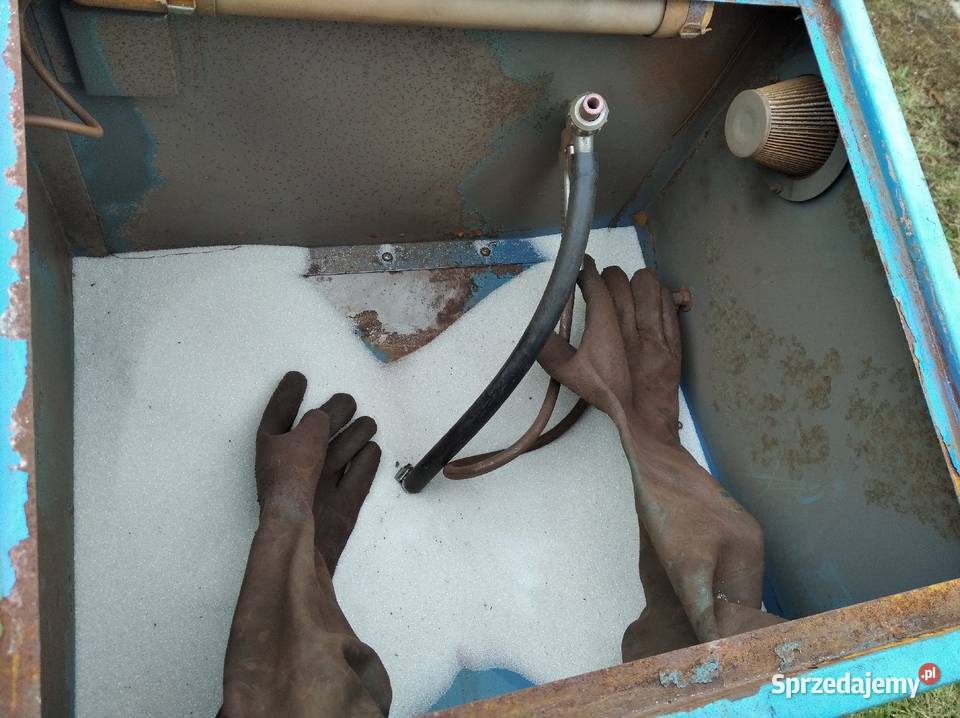 Piaskarka kabinowa 90l Kłomnice