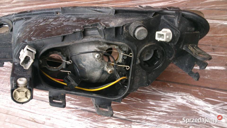 Lampa przednia prawa Peugeot