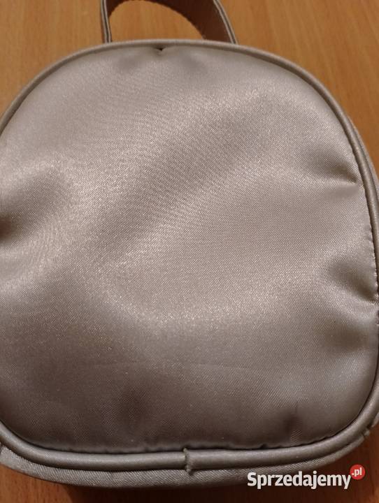 KOSMETYCZKA BODY SHOP satynowa srebrna z rączką Złotniki