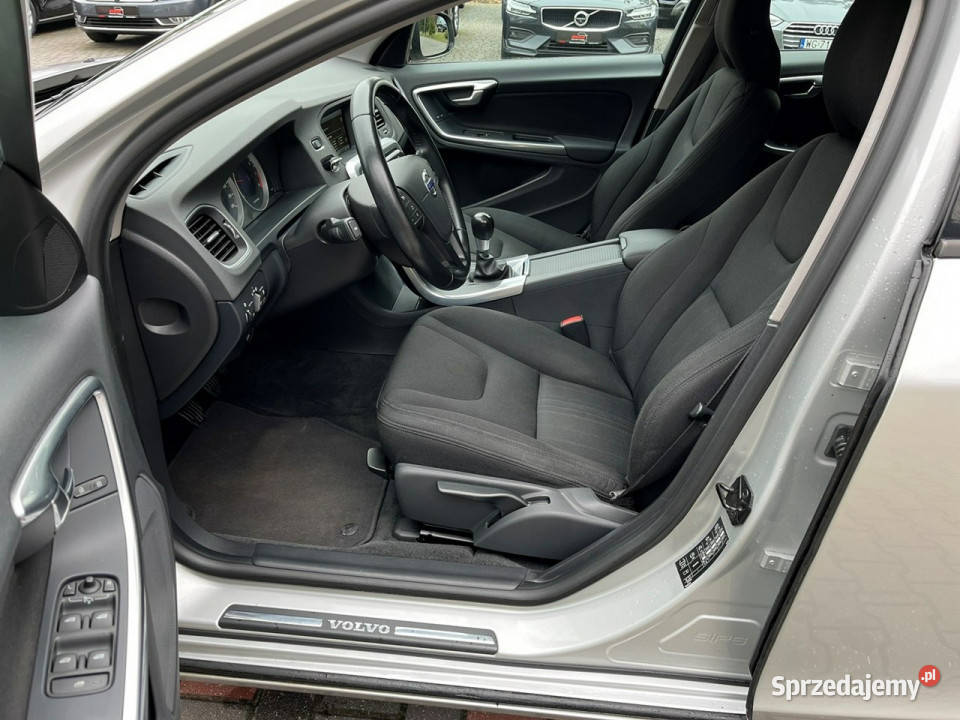 Volvo S60 16 benzyna Xenony Podgrzewane fotele czujnik parkowania mazowieckie Lipówki