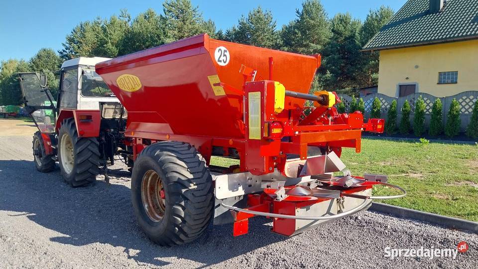 Rozsiewacz nawozu wapna BREDAL 8 ton na kołach Rozsiewacze nawozów