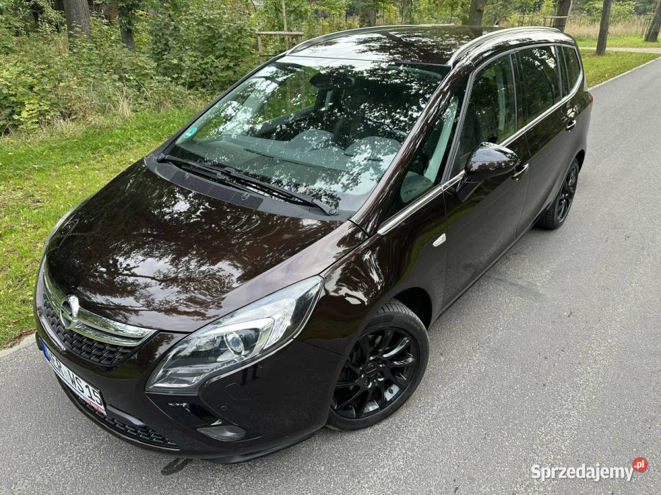 Opel Zafira COSMO 16 CDTI 136 Navi Alu17 Kamera światła do jazdy dziennej Józefkowo