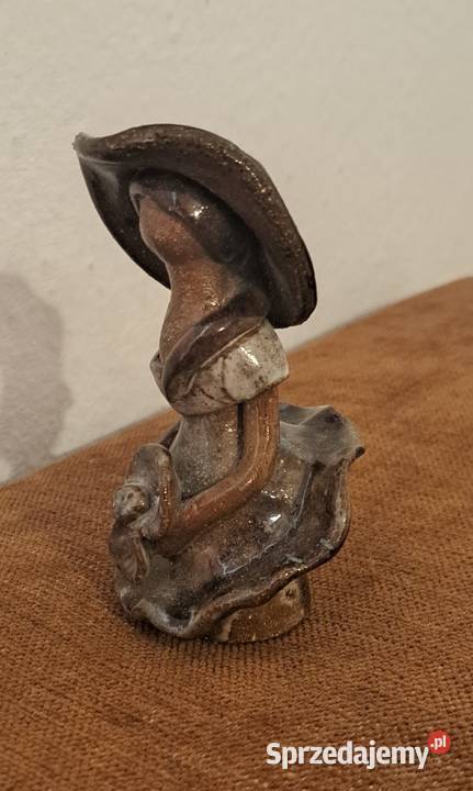 lalka bez twarzy ceramika z terakoty Republika Warszawa