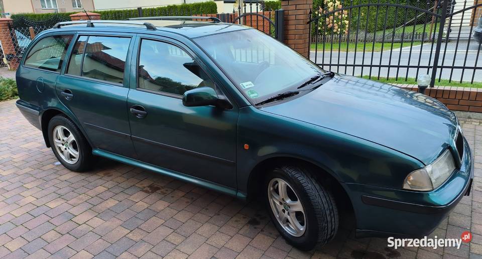Skoda Octavia I kombi nieuszkodzony Tłuszcz