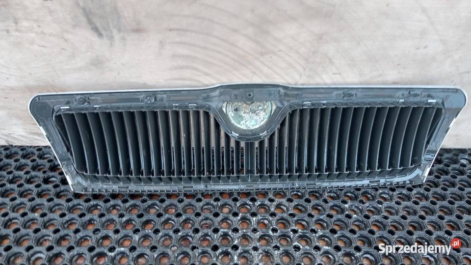 SKODA OCTAVIA II ATRAPA GRILL CHROM Atrapy