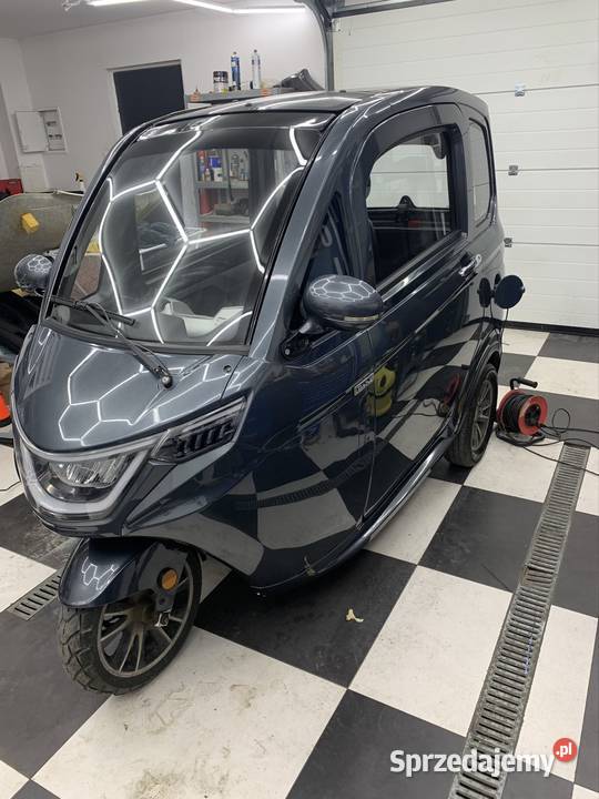 Skuter elektryczny zabudowany 2022 30cm3