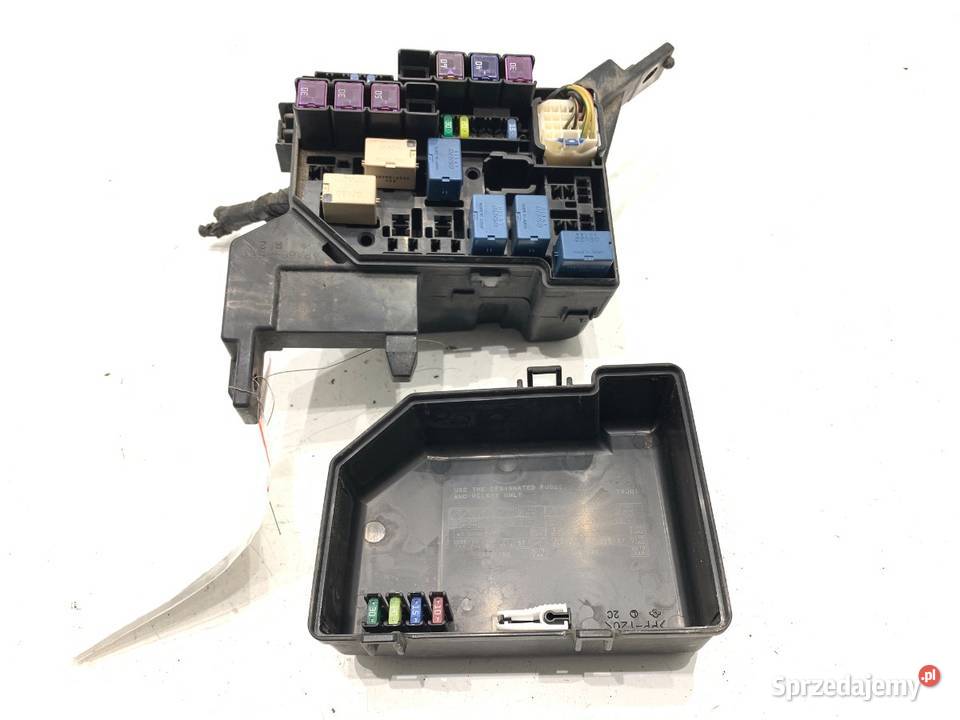 SKRZYNKA BEZPIECZNIKÓW SUZUKI SX4 Crossover 16