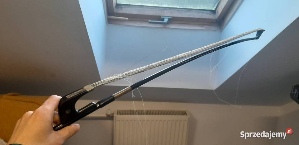 Zuzyty smyczek do kontrabasu