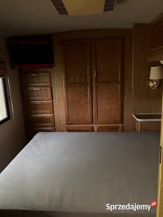 kamper 26 m kw powierzchni Fleetwood Bounder Rok produkcji 1993 Starowa Góra