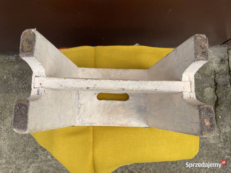 stary drewniany taboret mały Pruszcz Gdański