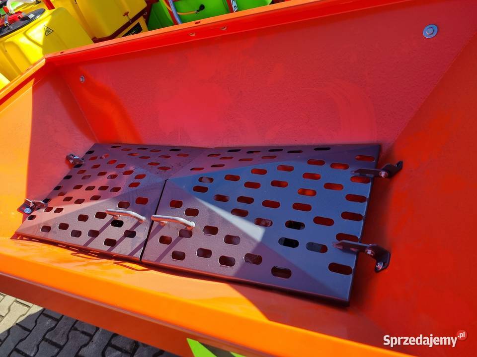 Rozsiewacz DEMAROL dwutalerzowy NOWY niski kosz Miechów