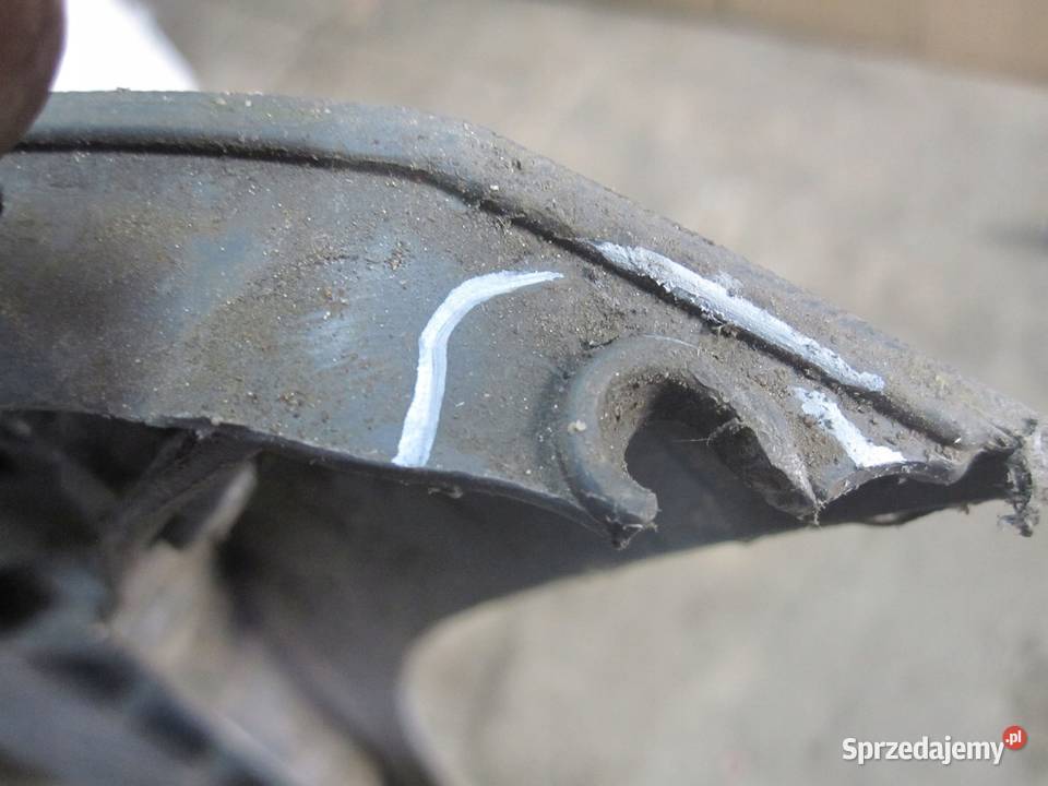 VOLKSWAGEN CADDY III 08r zderzak przód świętokrzyskie