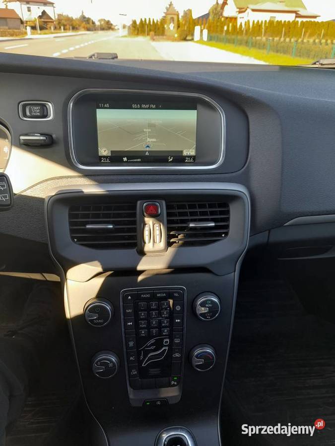 Sprzedam volvo v40wymieniony rozrząd olej filtry 257000km Okrzeja