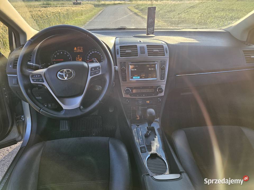 Toyota Avensis 18 automat cvt światła do jazdy dziennej