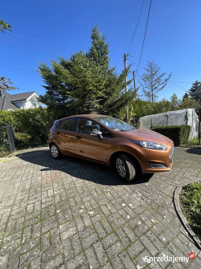 Ford fiesta 125 benzyna rocznik 2015 przebieg 4/5
