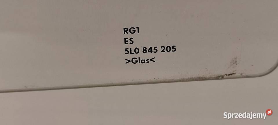 SKODA YETI SZYBA LEWY TYŁ 2012 5L0845205
